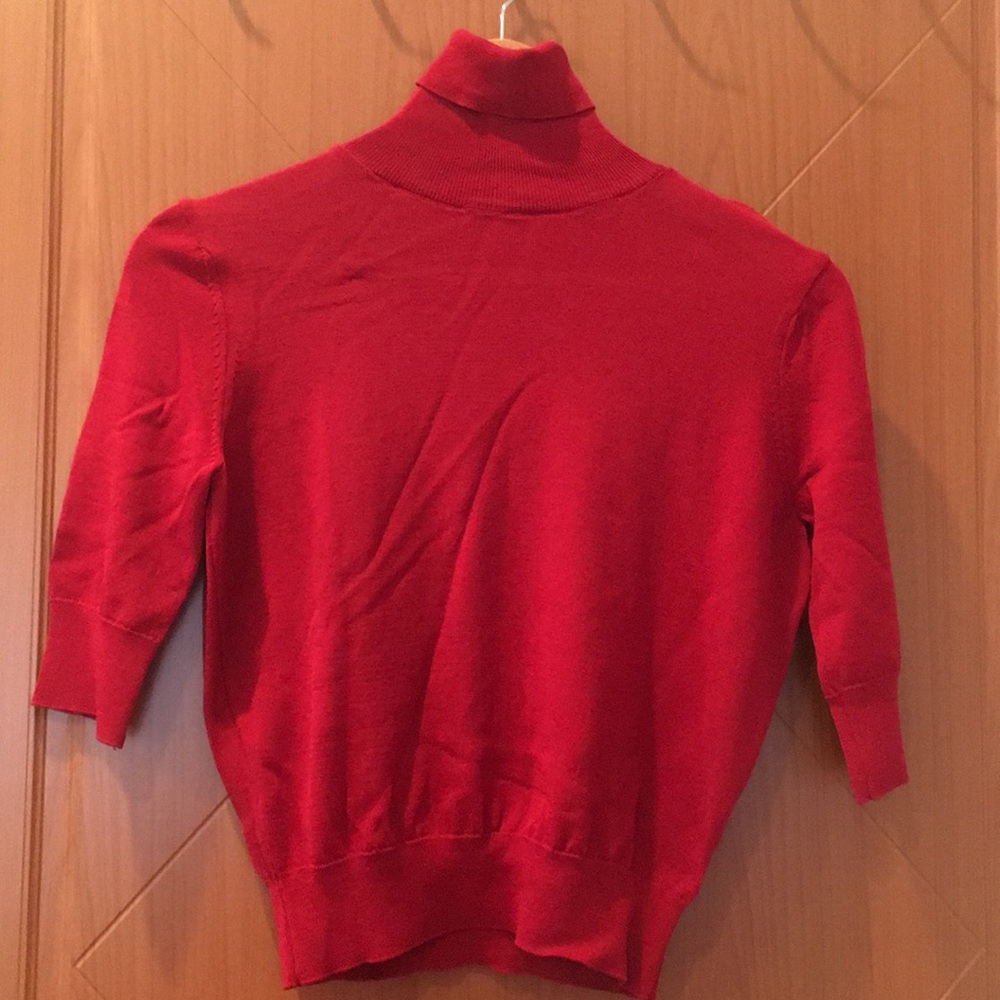 Turtle neck knit top
